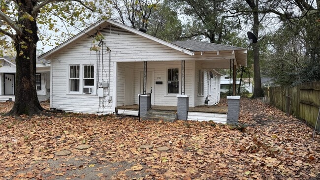 Building Photo - 701 Montgomery Ave