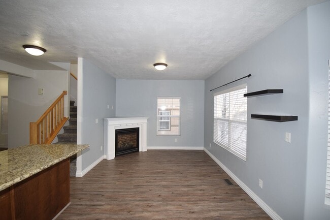 Photo - 3 Bedroom 3 Bath Townhome in Sun Crest!!!