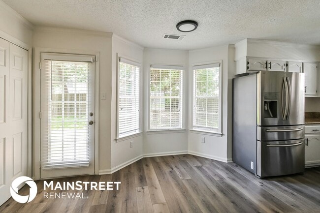 Photo - 9406 Slezenger Ln