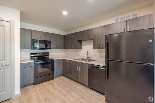 3BD, 2BA - 1,050SF - Kitchen