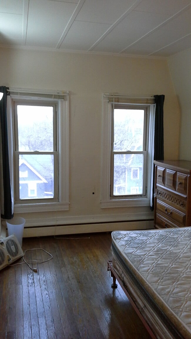 Bedroom - 127-129 Eddy Street