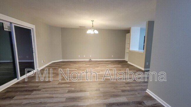 Photo - 214 Farmington Dr