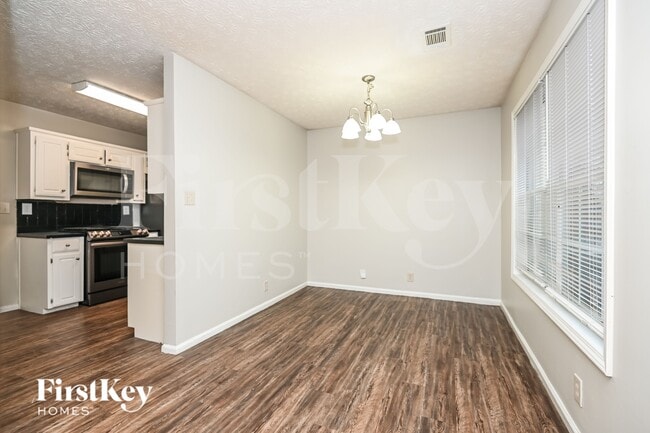 Photo - 1049 Megan Ct