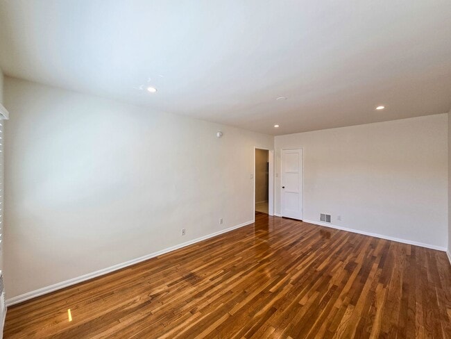 Photo - Charming Studio - Prime Los Feliz Location! Unidad 4635 #3