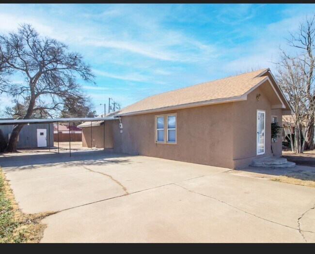 309 W Tennessee St House House Rental in Floydada, TX