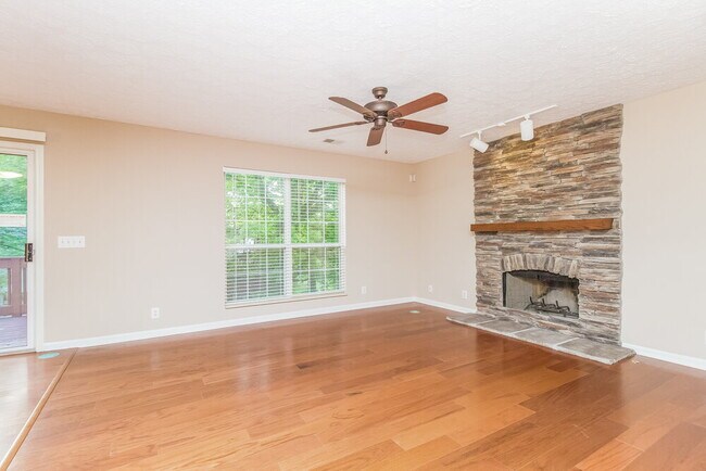 Photo - 2001 Stanford Village Dr