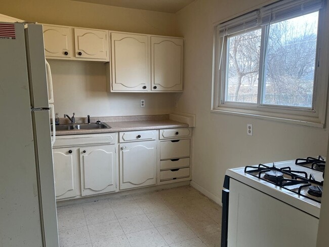 Photo - 3511 SW Clare Ave