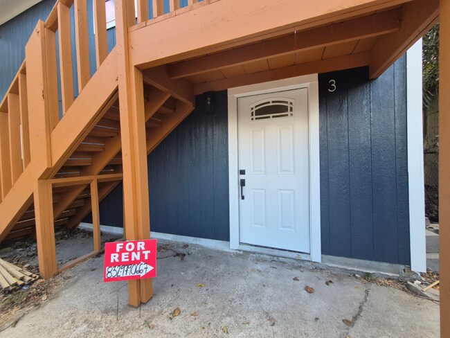 Photo - 2209 Gano St Unidad 3