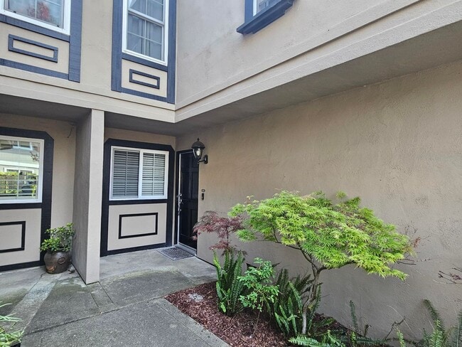 Photo - Superb Location for this Spacious 2 Bedroom 1.5 Bath Campbell Townhouse