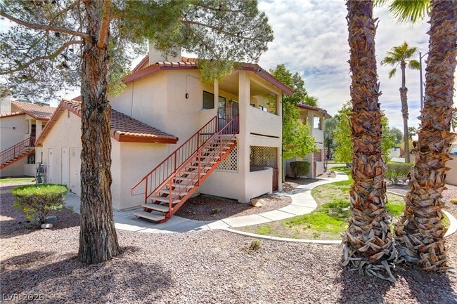 Building Photo - 853 Rock Springs Dr Unit 202