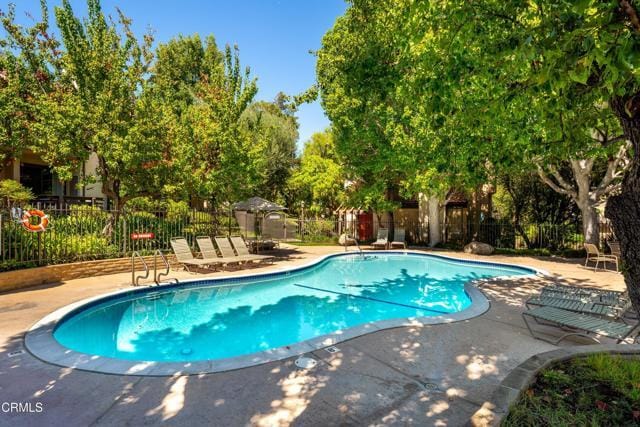 Photo - 5711 Owensmouth Ave Casa Adosada