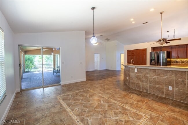 Photo - 9511 Cypress Dr N