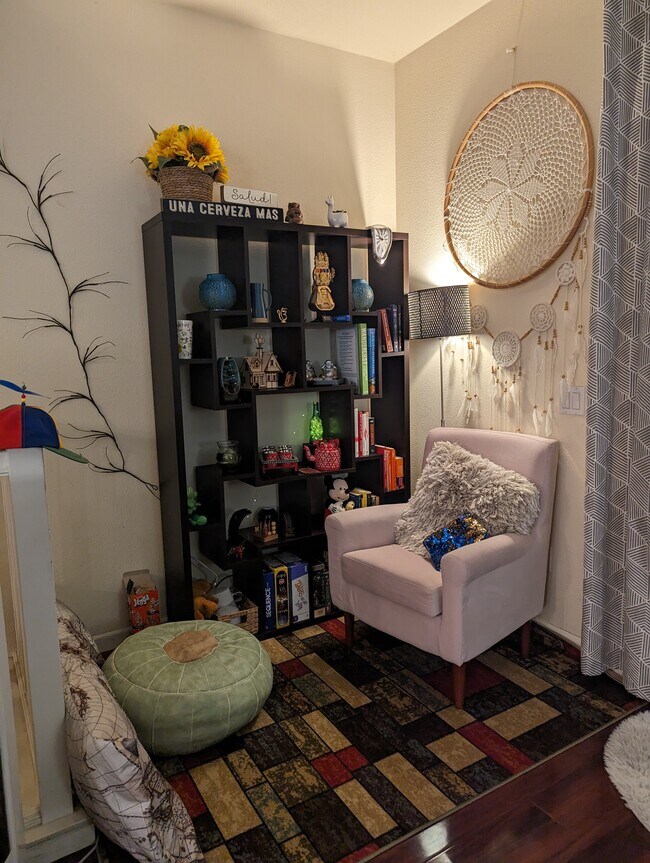 Photo - 764 Grandview Ter