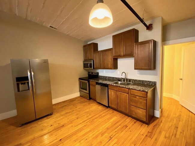 Building Photo - 2716 Cherokee St Unit A Rental