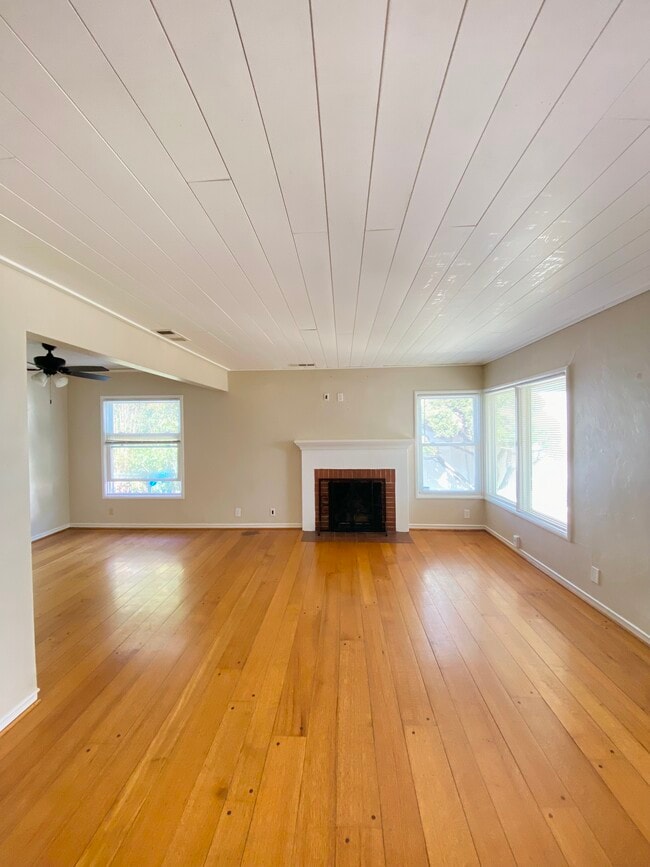 Building Photo - 1332 Ensign Ave Rental
