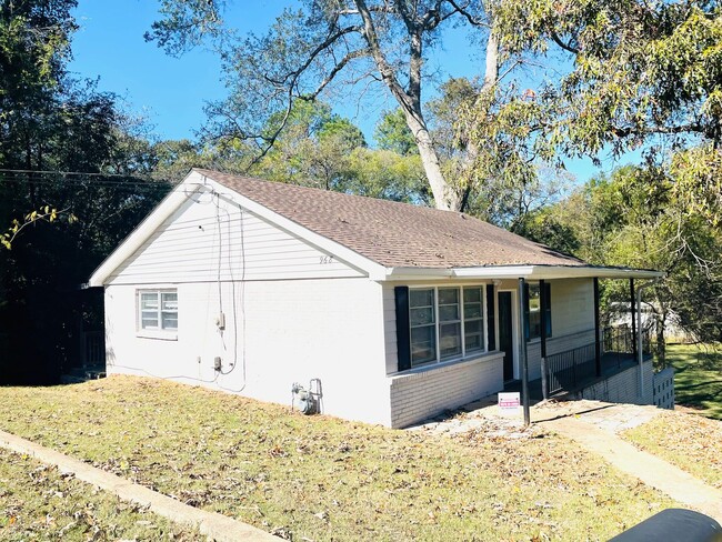 Photo - ** Beautiful 3 bed 2 bath located in fores...