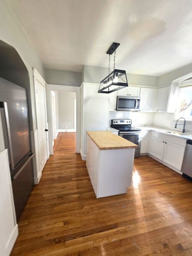 Photo - 98 Bradley St