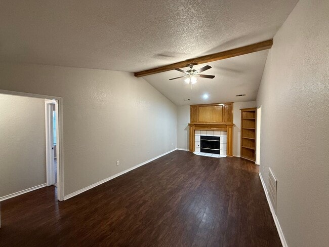 Photo - Charming 3 Bedroom Home in Mustang School District