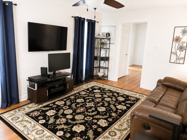 Photo - 4426 Thorncroft Dr