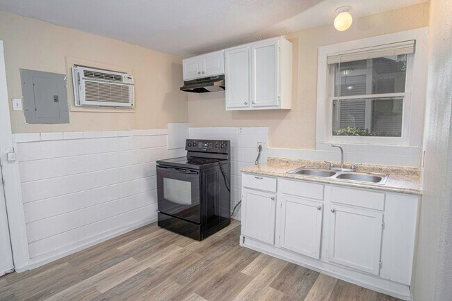 Photo - 342 Vine St Unit #A