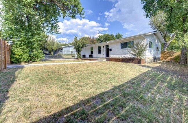 Photo - 5407 Manor Rd