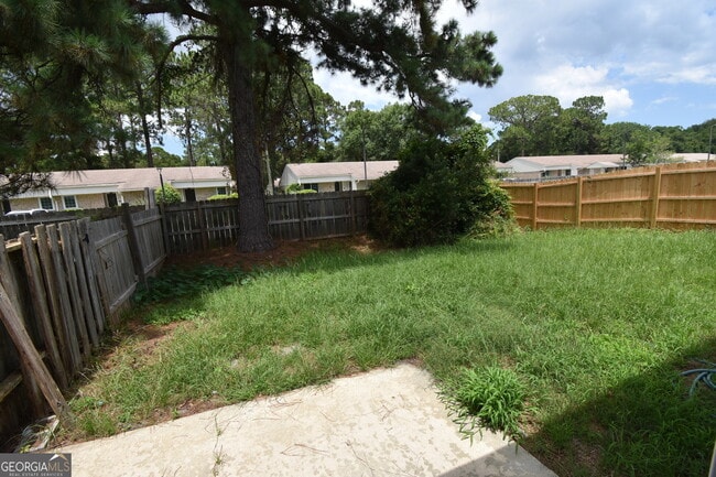 Photo - 556 Chateau Cir