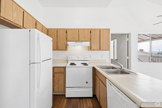 2BR, 1BA - 720SF - Kitchen - Las Brisas