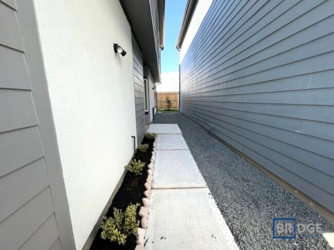 Photo - 333 N Centro Circle, Shenandoah, TX 77385