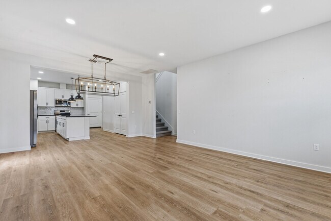 Photo - 10928 Norwich Ave