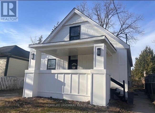 Photo - 130 Langarth St E