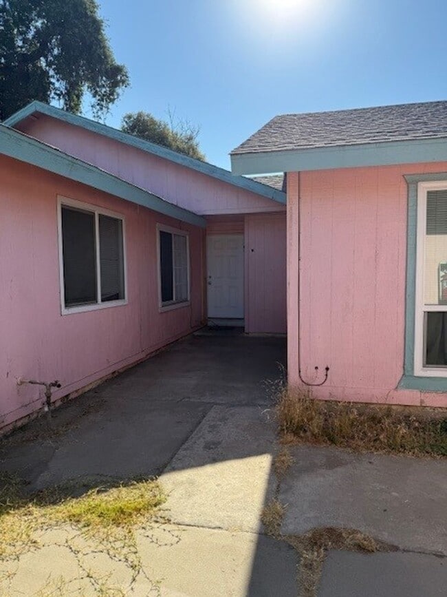 Building Photo - 1204 N Divisadero St Unit N Rental