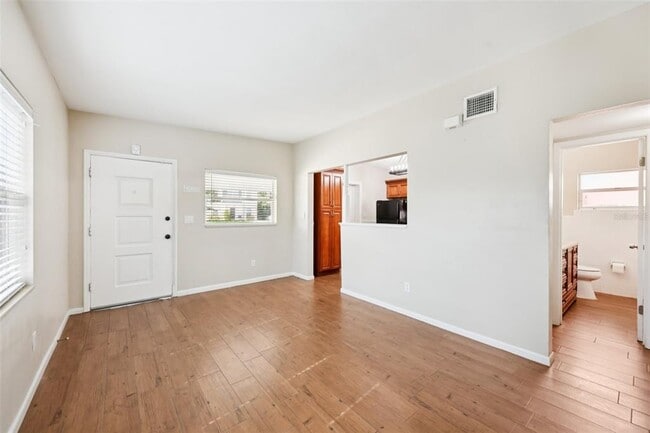 Photo - 1417 E Harding St