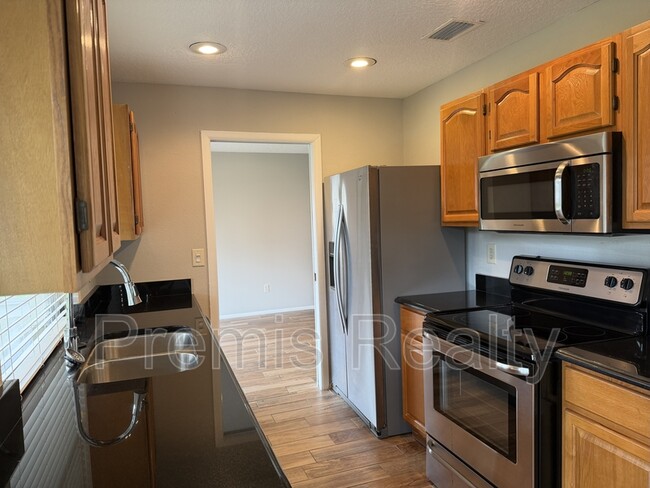 Photo - 1624 Heather Pl