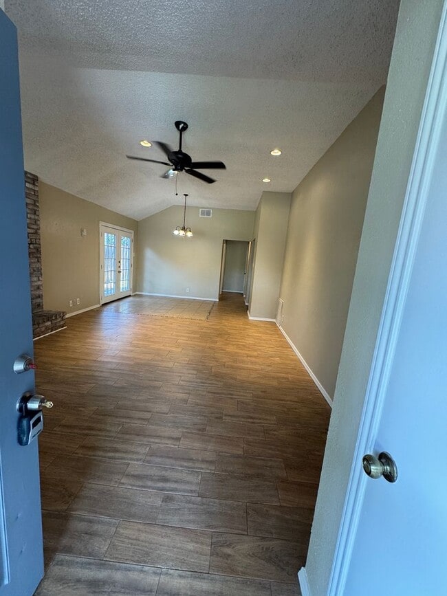 Photo - 10138 Inridge