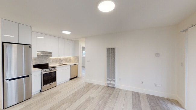 Photo - 2252 Parker Street