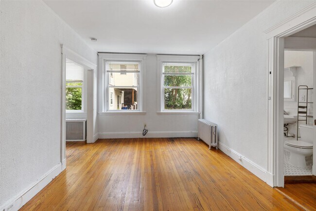 Photo - 170 Maple St Unit 110