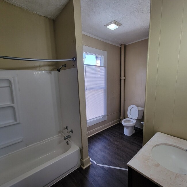 Near Westside 2BR House w/Attached Garage!