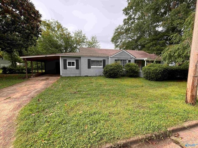 Photo - 301 7th Ave NW