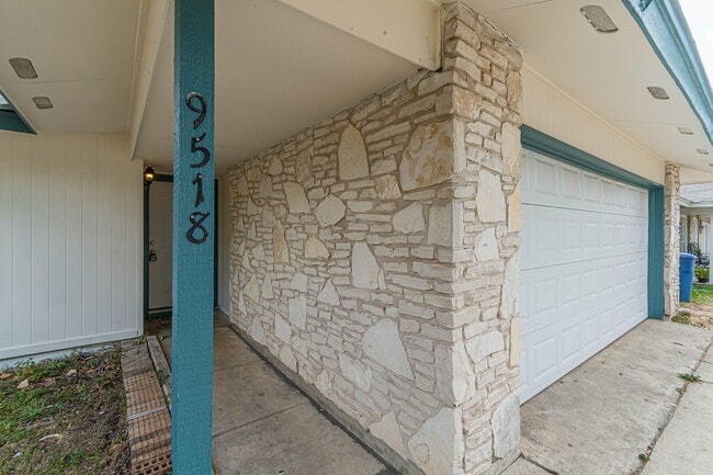 Photo - 9518 Millbrook Dr