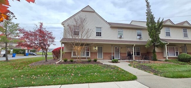 Building Photo - Gorgeous 3-Bedroom End-Unit Townhouse in North Brunswick – Prime Location!