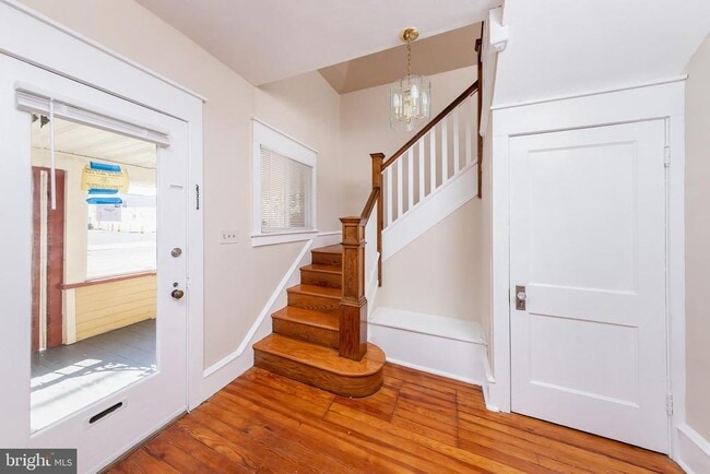 Photo - 512 Broadway