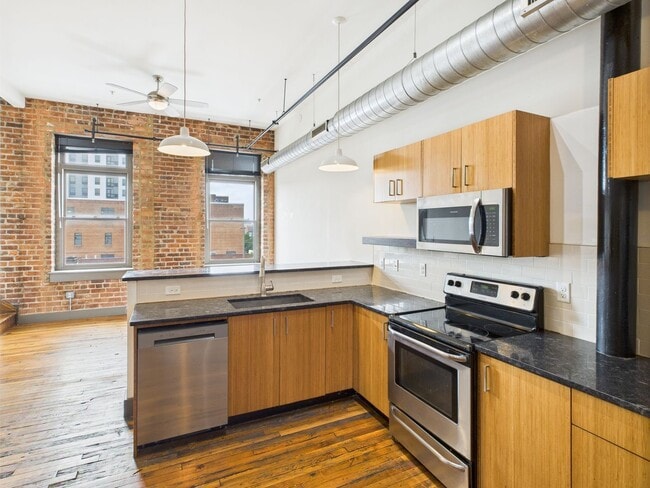 Photo - 1322 W Broad St