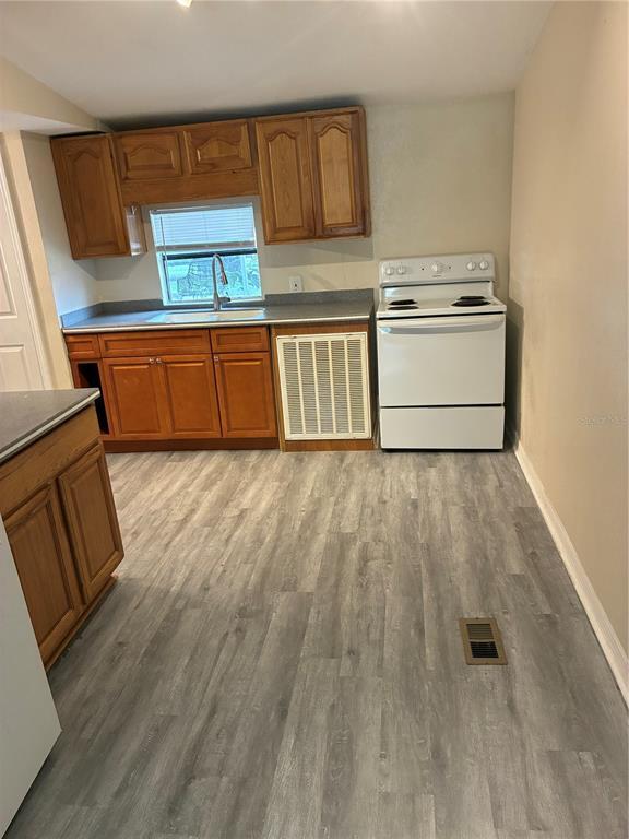 2621 Island Oaks W