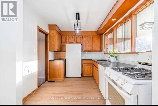 Photo - 15 Valleyview Ave