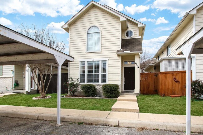 Photo - 2619 Crown Arbor Dr