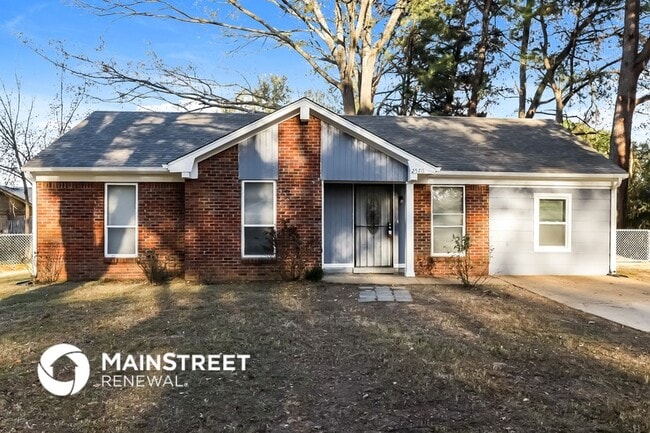 Building Photo - 2570 Hillcrest Dr