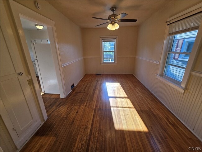 Photo - 176 Mayar St