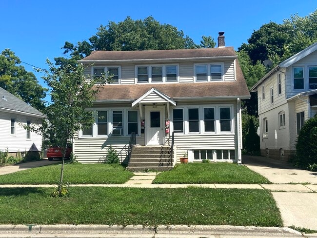 Photo - 2111 E. Dayton St. Unit 3