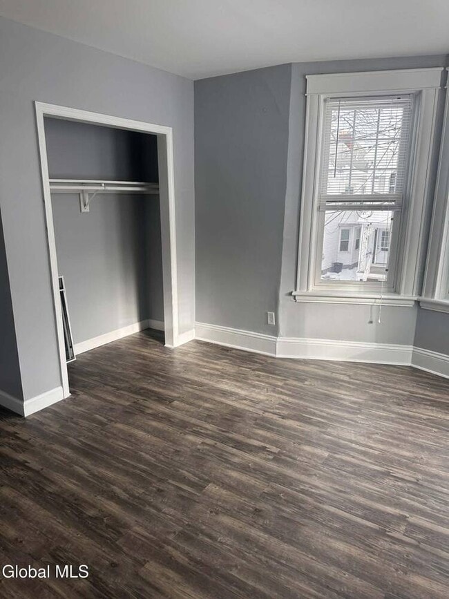 Photo - 1687 Avenue A