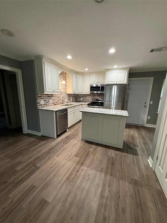 104 Mimosa St